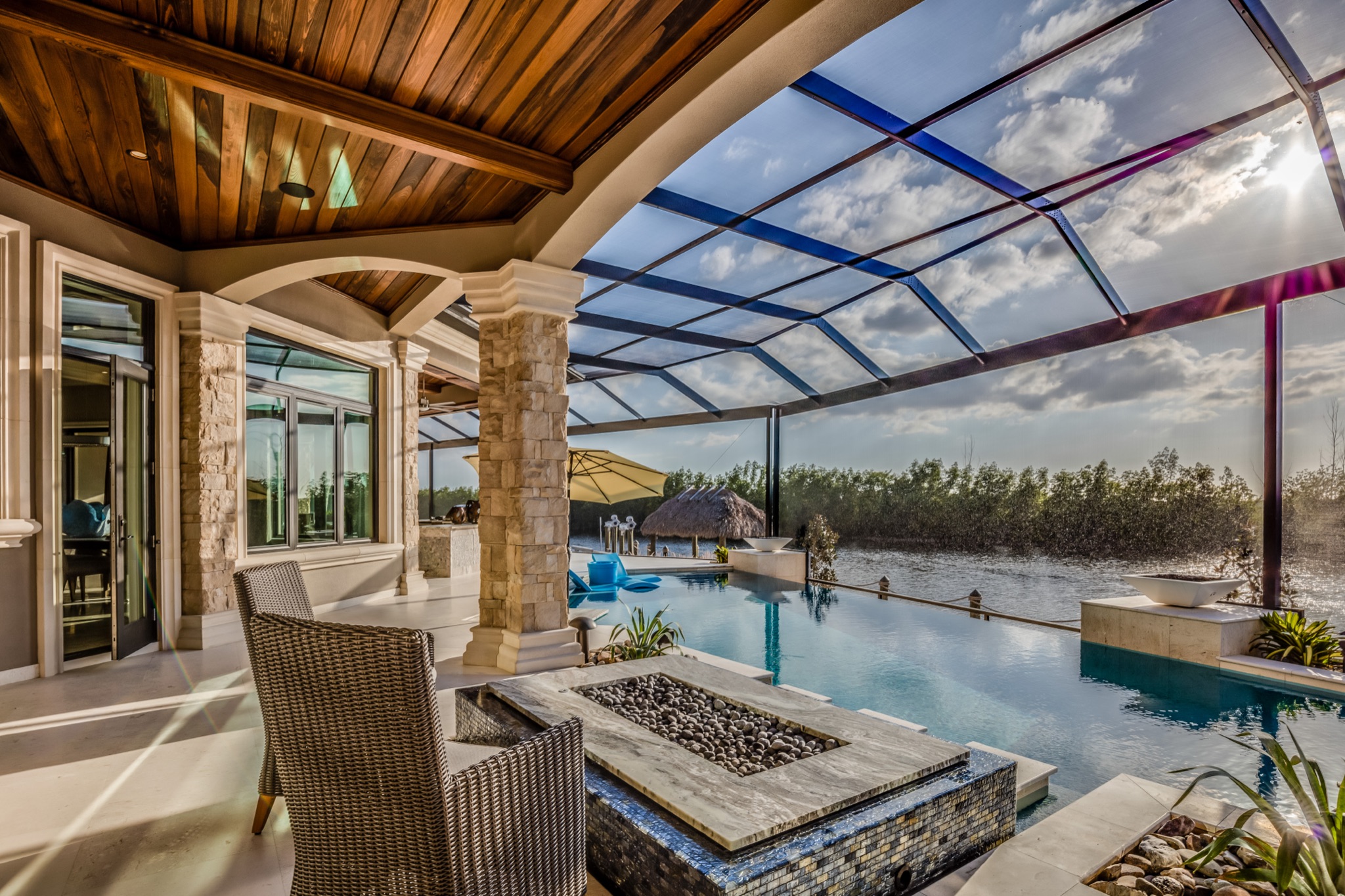 Sunrooms & Enclosed Patios